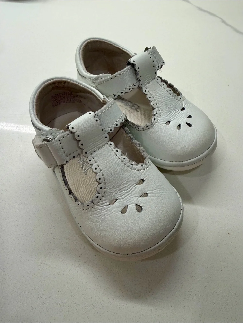 L'Amour Angel Baby DOTTIE SCALLOPED T-STRAP SHOES size 2